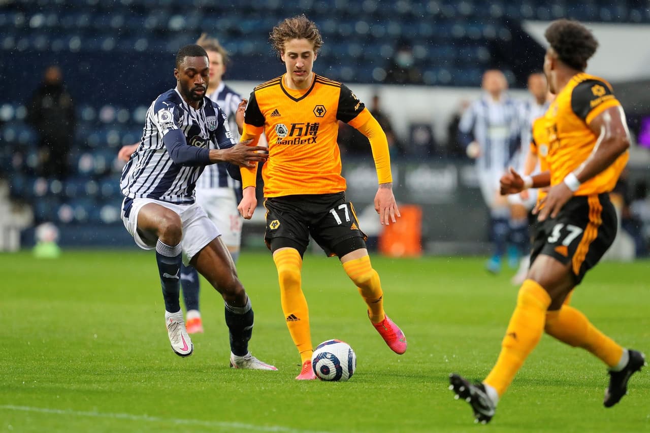 Wolverhampton se lleva sólo un punto tras empatar 1-1 con West Bromwich Albion en su visita durante la Jornada 34 en la Premier League. Fabio Silva le daba la victoria a los Wolves al minuto 46, pero Mbaye Diagne le daba el gol del empate a los locales. El mexicano Raúl Jiménez aún no ha sido convocado.