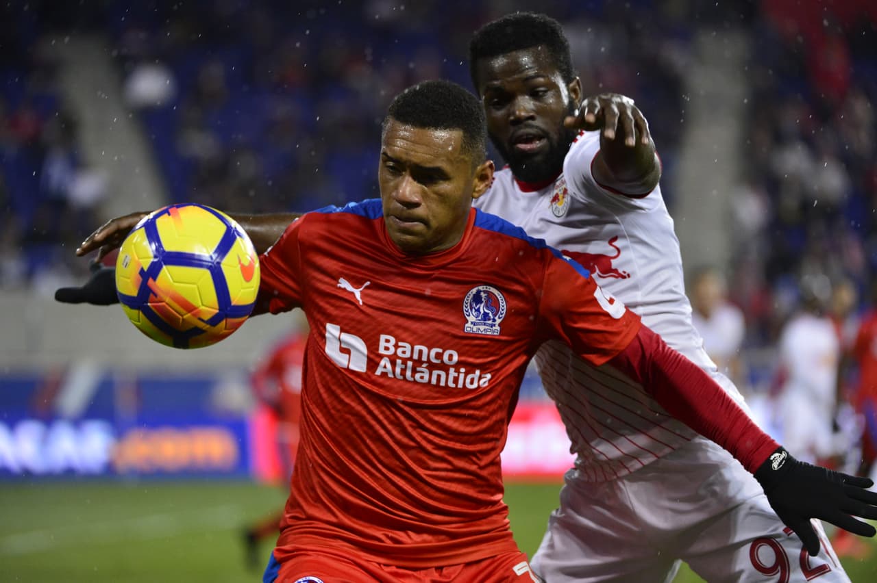 Olimpia no resistió mucho más y pronto vio como su arco caía de nuevo.