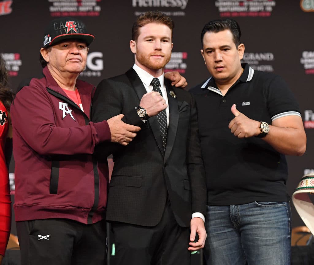 Canelo tiene un enojo que no puede ocultar y lo que le resta es canalizarlo positivamente el sábado en la noche. Una señal positiva para él es cómo el enemigo quitó el dedo del gatillo este miércoles.