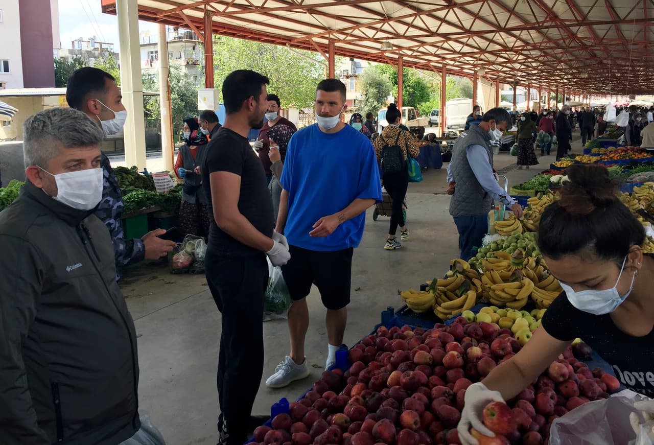 <b>¡Qué grande Lukas!</b>
<br>Sin embargo, Lukas Podolski, tuvo un agradecimiento ante su triunfo y, a pesar de haber ganado, no fue ambicioso y optó por donar esa cantidad a una institución benéfica.