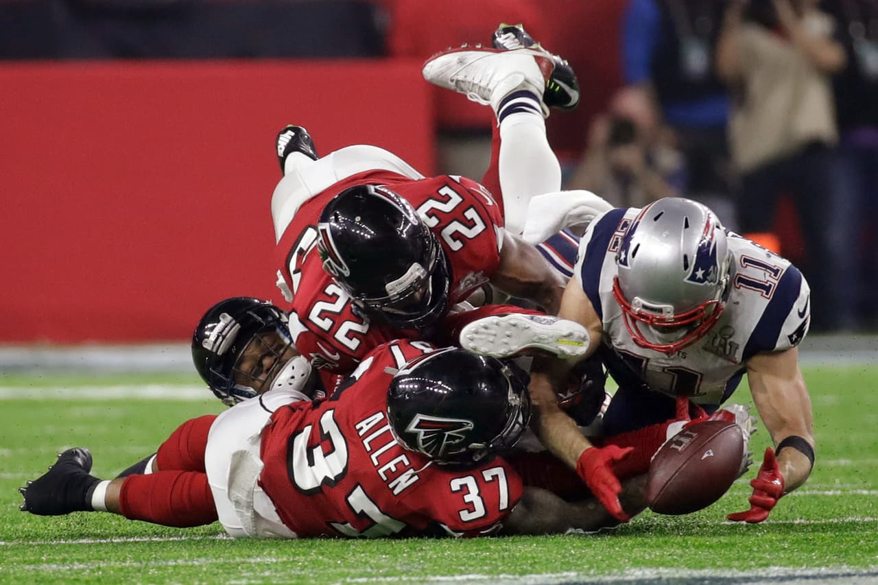 <b>1) LI (2016) Patriots 34-28 Falcons (OT):</b> Es el único SB que se ha ido a tiempo extra, los Pats revirtieron un déficit de 28 puntos al anotar 31 sin respuesta cuando parecían ya estar más que muertos.