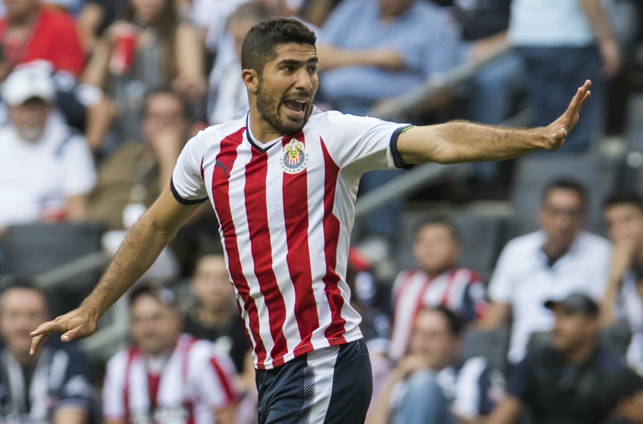 Jair Pereira responde a agresiones: "En la cancha grítame lo que quieras, no con mi familia"