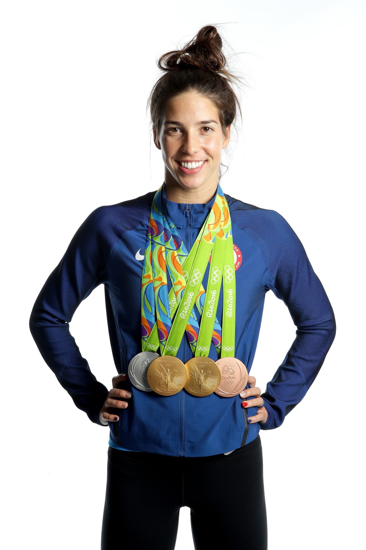 De descendencia argentina, italiana y noruega, Maya DiRadio brilló en Rio 2016 con cuatro medallas en la natación, dos de oro, una de plata y una de bronce.