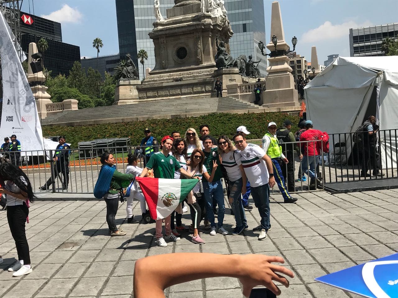 Ese momento para compartir el paso a los octavos de final quedó registrado para muchos en el recuerdo fotográfico.