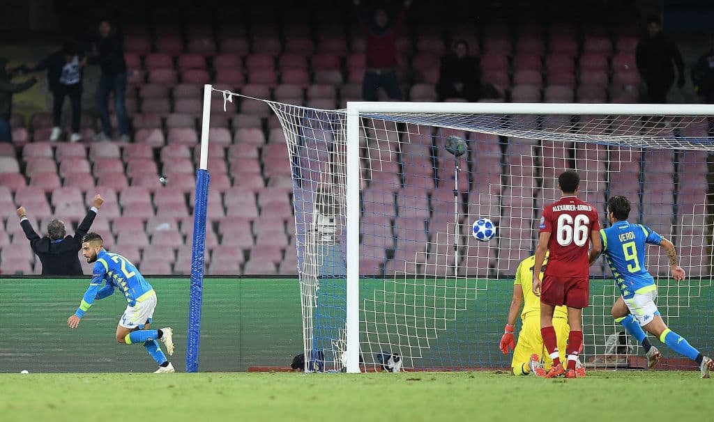 La fiesta comenzó de inmediato en un triunfo clave ante un rival directo por un cupo para los octavos de final.