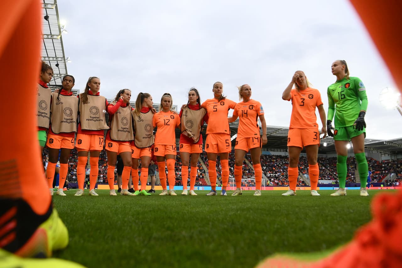 Sin embargo, la guardameta holandesa Daphne van Domselaar tuvo una actuación espectacular al ser requerida de emergencia.
<br>