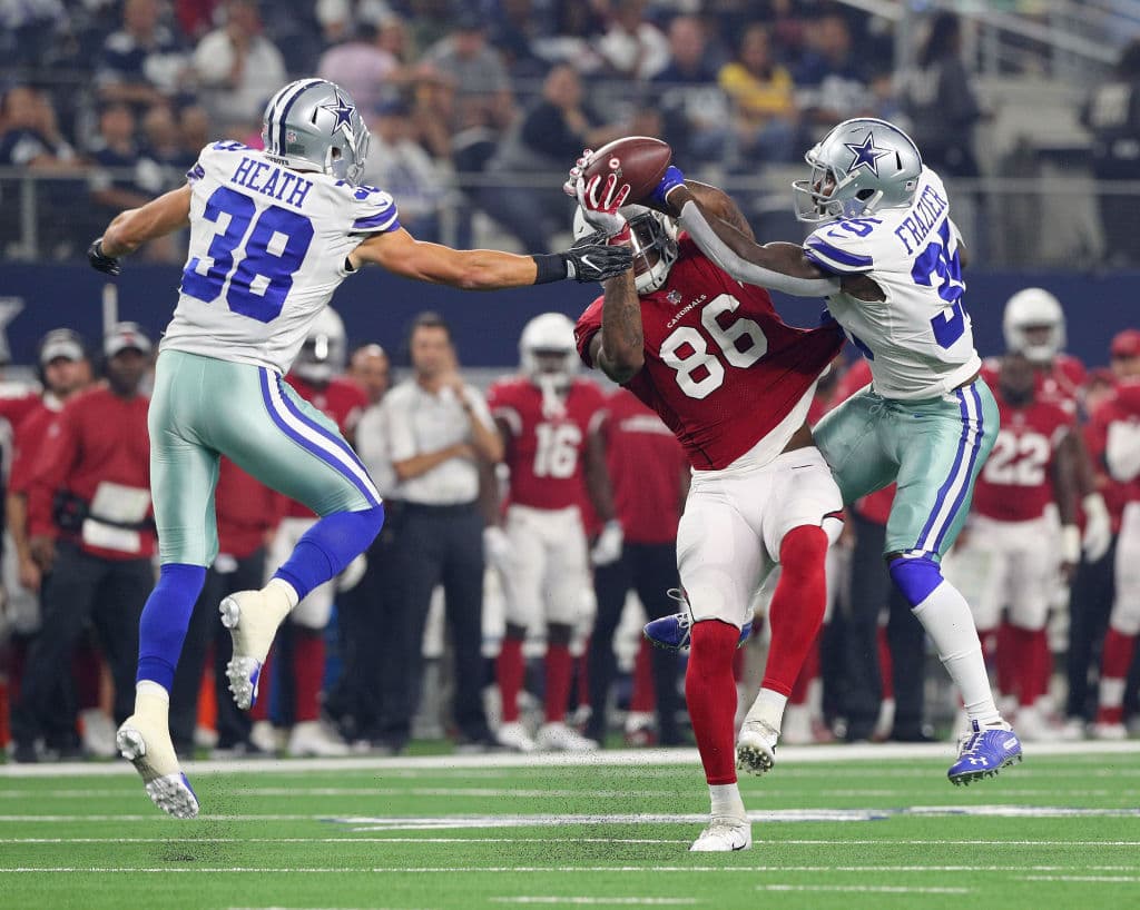 Para los pájaros rojos el más destacado fue el corredor TJ Logan quien en solamente seis acarreos consiguió 86 yardas para anotar también un touchdown.