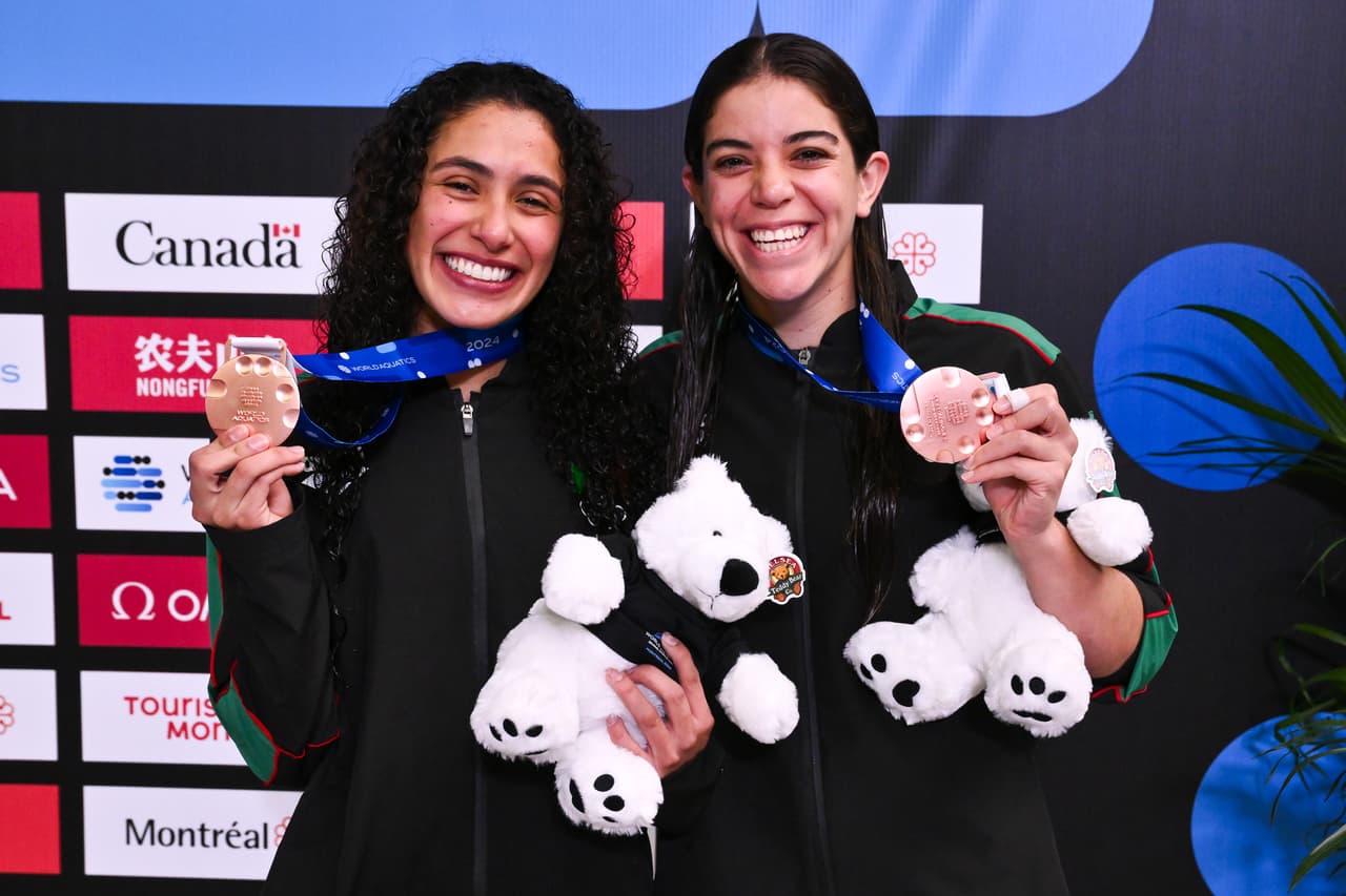 MONTREAL, CANADA - MARCH 02: Gabriela Agundez Garcia and Alejandra Orozco Loza of Mexico pose with their bronze medals after finishing third in the Women's 10m Synchronized Platform Final during the World Aquatics Diving World Cup at the Olympic Park Sports Centre on March 2, 2024 in Montreal, Quebec, Canada. (Photo by Minas Panagiotakis/Getty Images)