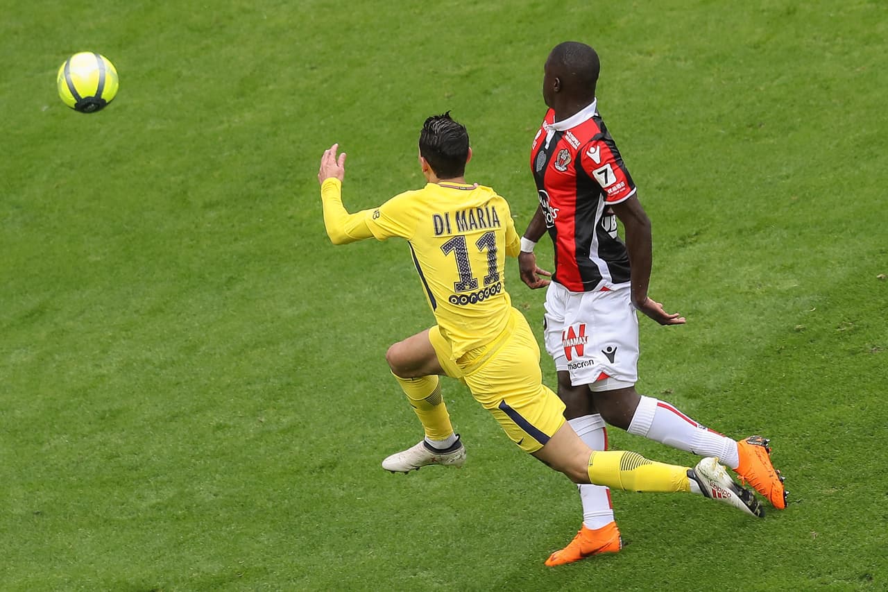 Sin embargo, al minuto 21 llegó la igualdad gracias a esta definición cruzada de Di María ante su compatriota Walter Benítez.