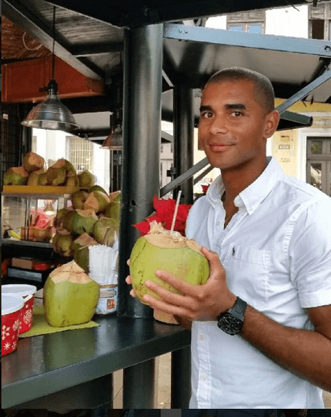 Un paseo por el Viejo San Juan para "Tony" Taylor.