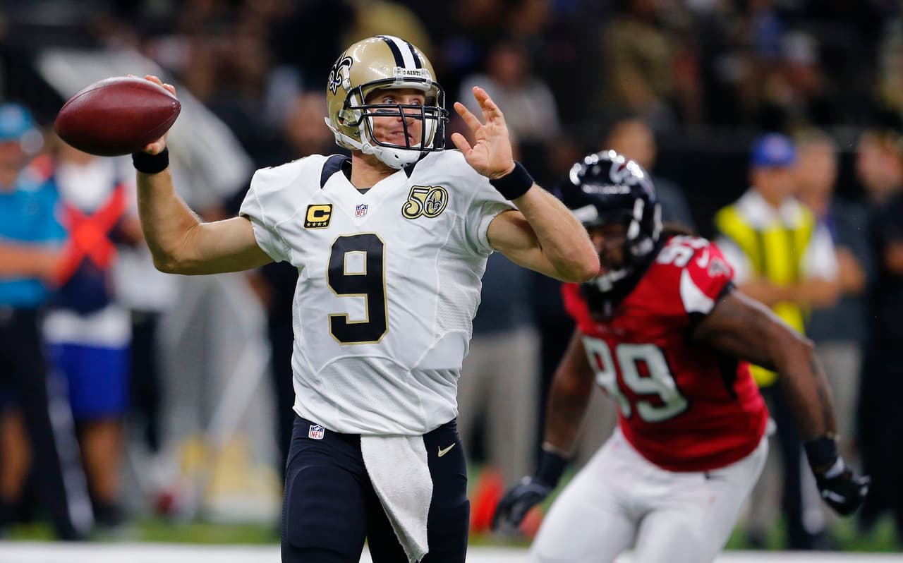 New Orleans Saints quarterback Drew Brees (9) passes in the second half of an NFL football game against the Atlanta Falcons in New Orleans, Monday, Sept. 26, 2016. (AP Photo/Butch Dill)