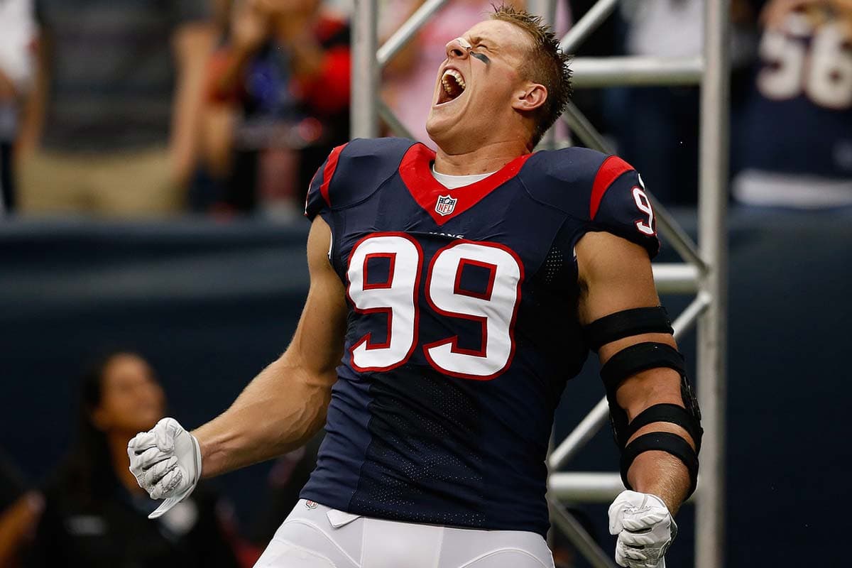 #29 J.J. Watt Total: $27.9 M Salario/Ganancias: $20.9 M Firmas: $7 M