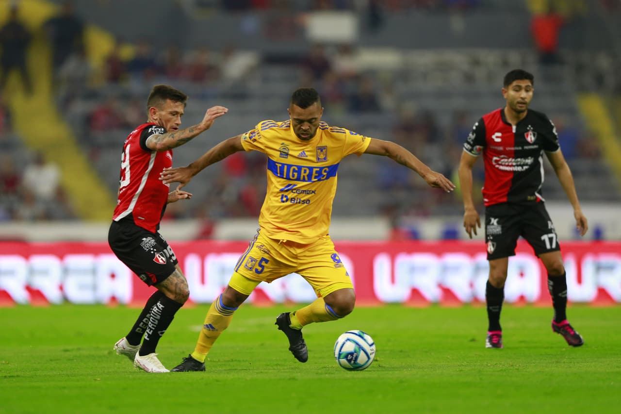 Tigres se llevó una apretada victoria ante Atlas en la Jornada 8 del Clausura 2023 con gol solitario de Nicolás Ibáñez al final del primer tiempo. Los rojinegros nunca se encontraron en el partido pese a que Sebastián Córdova falló un penal al 72. Con la victoria, Tigres llegó a 18 puntos para quedarse en la segunda posición mientras que Atlas suma 6 partidos sin ganar.