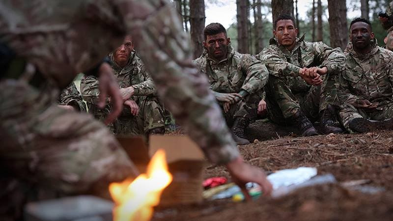 En palabras de Southgate, el conocer los estándares y el orgullo de los soldados en portar el uniforme del Ejército Real es un "mensaje poderoso para nosotros para ligarlo a los Tres Leones. Tenemos que ser valientes en términos de cómo jugar".