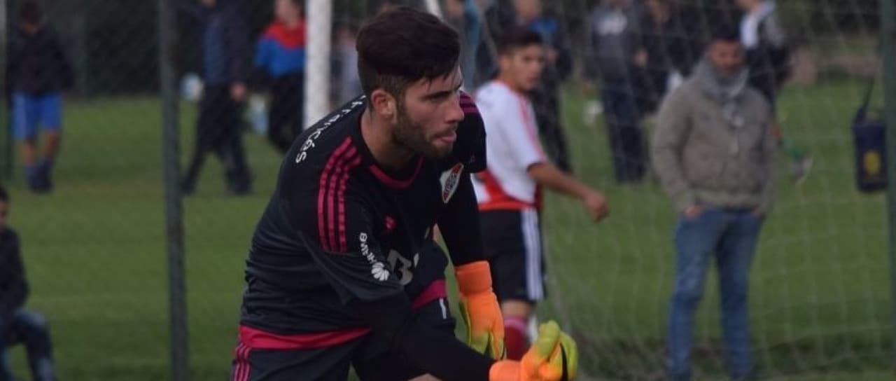 Jugador promesa de River Plate busca equipo en Twitter
