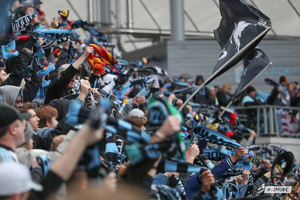 "¡Bufandas arriba!" es el grito de guerra de la afición desde su llegada a Major League Soccer.