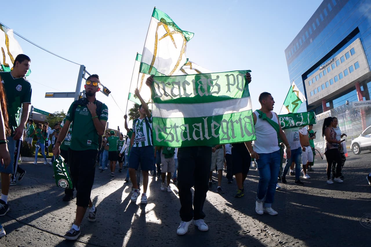 Las calles de León, Guanajuato, se llenaron de fanáticos antes del juego contra Xolos por los Cuartos de Final de la Liguilla en el Clausura 2019.