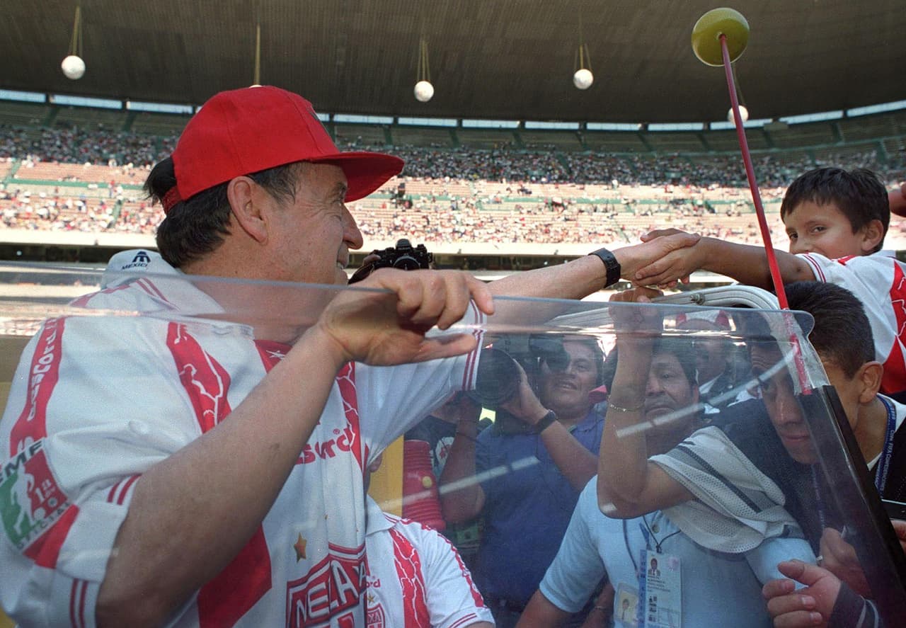 En ese recorrido, en el año 2000, demostró que el fútbol es más grande que cualquier color y que puede, al igual que su comedia, traer muchas alegrías.