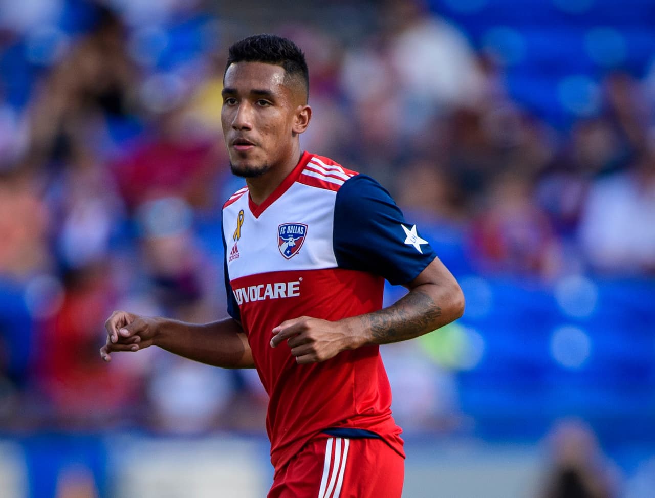 Cuatro años más: FC Dallas extiende el contrato de joven esperanza goleadora