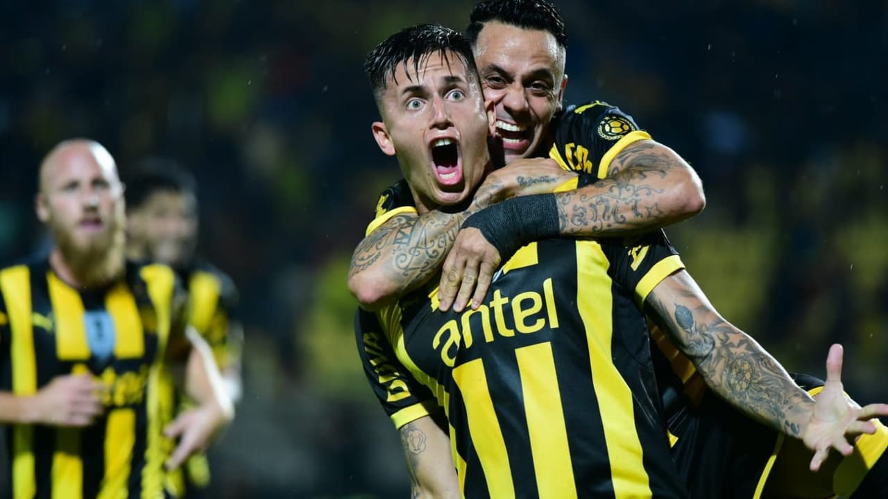 Diversos equipos europeos buscaban al atacante charrúa pero buscará trascender en el gran candidato al título esta temporada en la MLS.