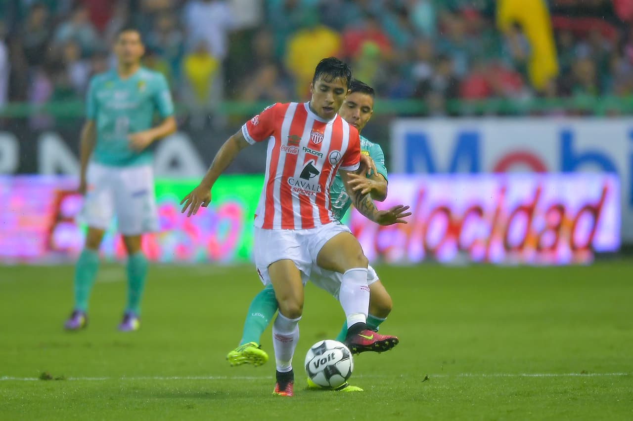 El mediocampista chileno, Edson Puch, se metió dentro de los 10 mejores jugadores de la semana al obtener 9 puntos.