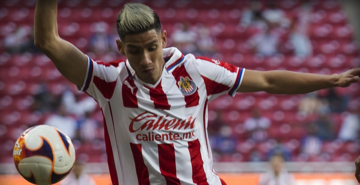¡No lo quieren! Aficionados de Chivas abuchean a Uriel Antuna