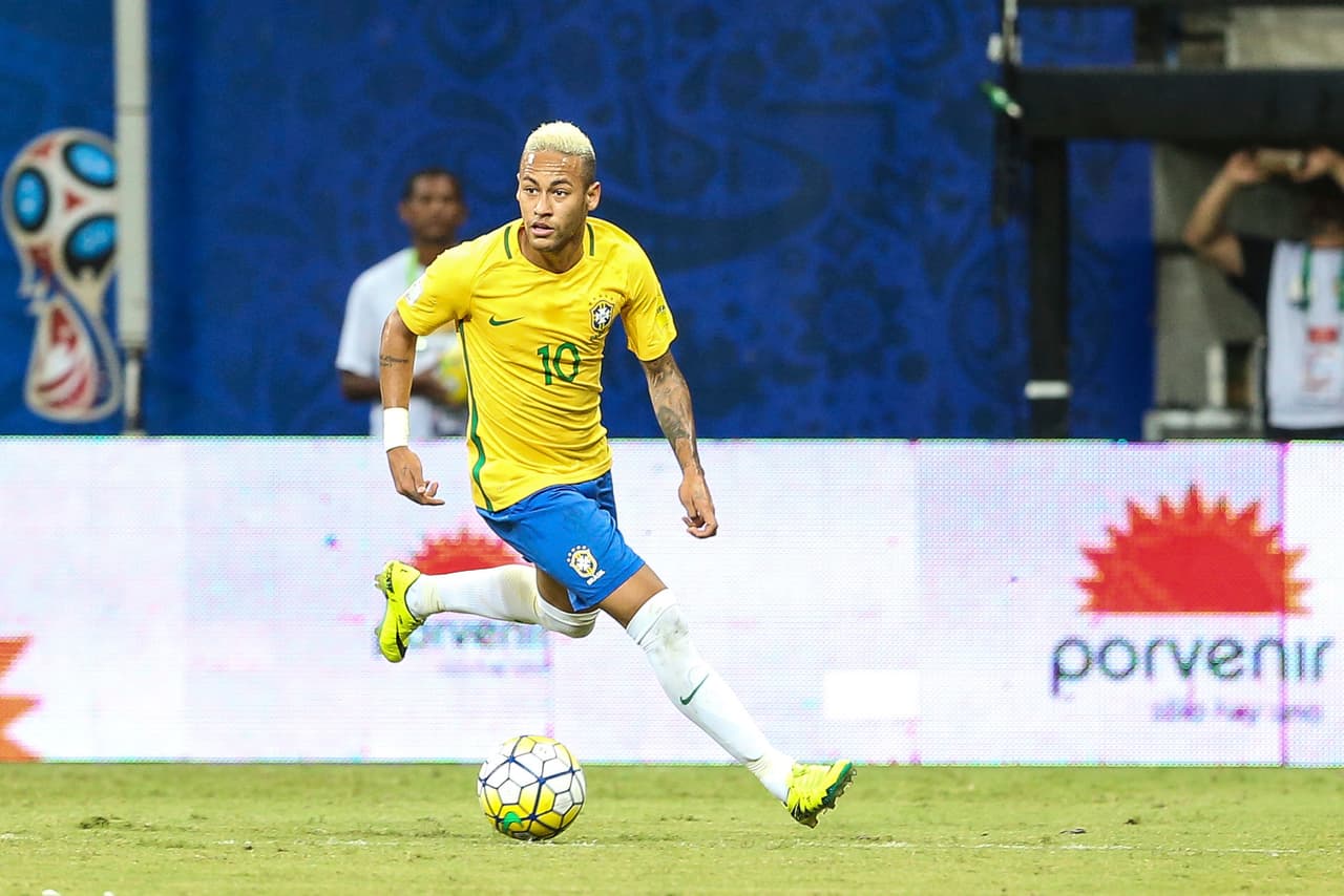 Luego de Pelé, leyendas como Tostao han dicho que Neymar será la más grande figura del fútbol en la historia de Brasil. Un crack que espera ser una figura '10' con el mismo dorsal de 'O Rey'.