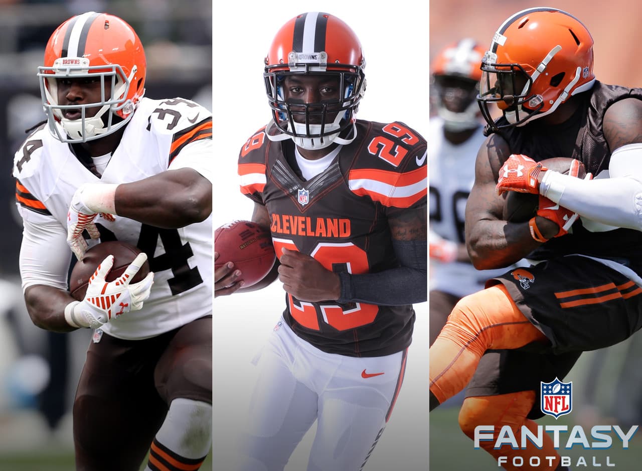 Cleveland Browns / corredores: Se espera que Isaih Crowell abra la temporada, pero Duke Johnson podría estar empujando más. En cualquier caso, los fans de Fantasy seguirán de cerca esta competencia entre Crowell, Johnson y Terrance West, ya que los Browns correrán el balón a toneladas (AP-NFL).