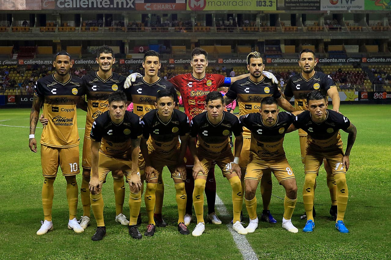 Este fue el equipo que envió Diego Maradona para arrancar el partido.