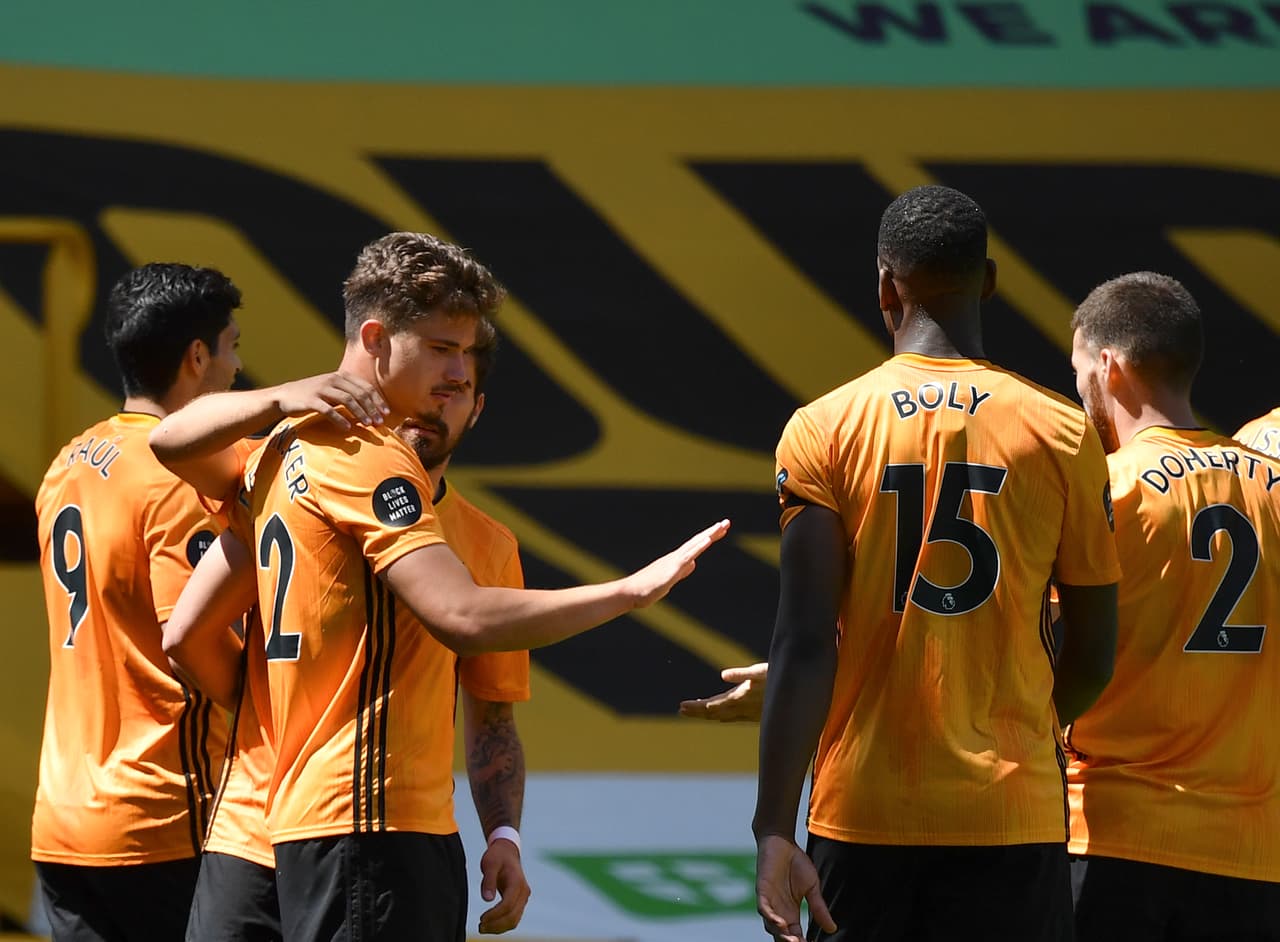 Con este resultado, Wolverhampton llegó a 55 unidades, ocupando la sexta posición en la tabla general de la Premier League. Caminan a buen paso hacia la UEFA Europa League y aún pueden soñar con la Champions.