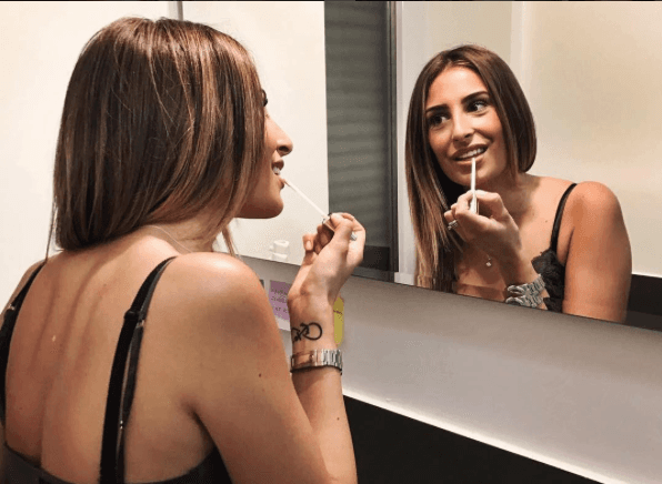 Valentina se ha convertido en una seguidora incondincional de la Juventus, equipo con el que su padre, Massimiliano, ha conseguido dos Scudettos, dos Copas de Italia y dos Supercopas de Italia. La sensual mujer tiene el sueño de todo 'bianconero', la Champions League y espera festejarla en familia.