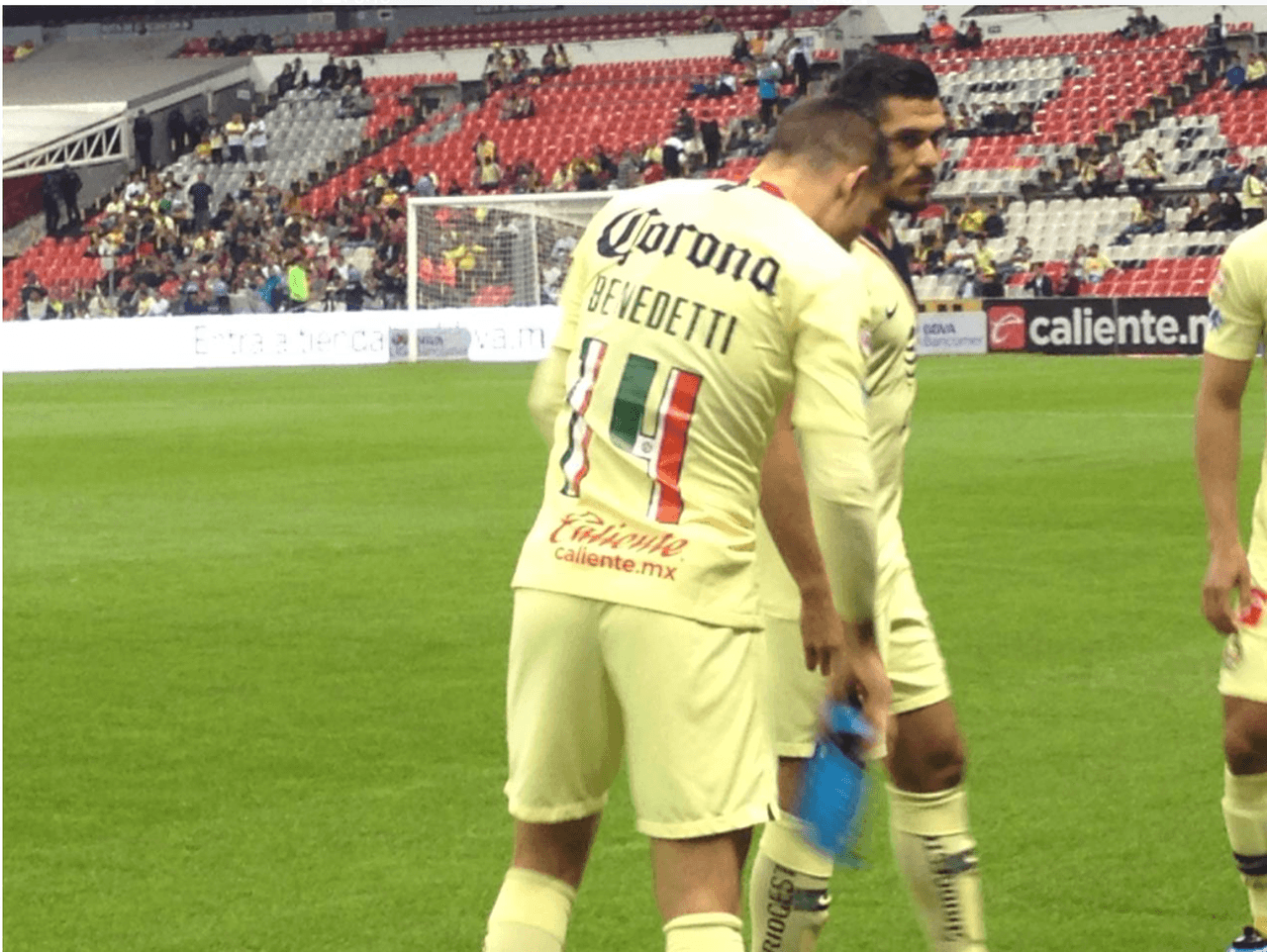 Así lucen las playeras del equipo azulcrema