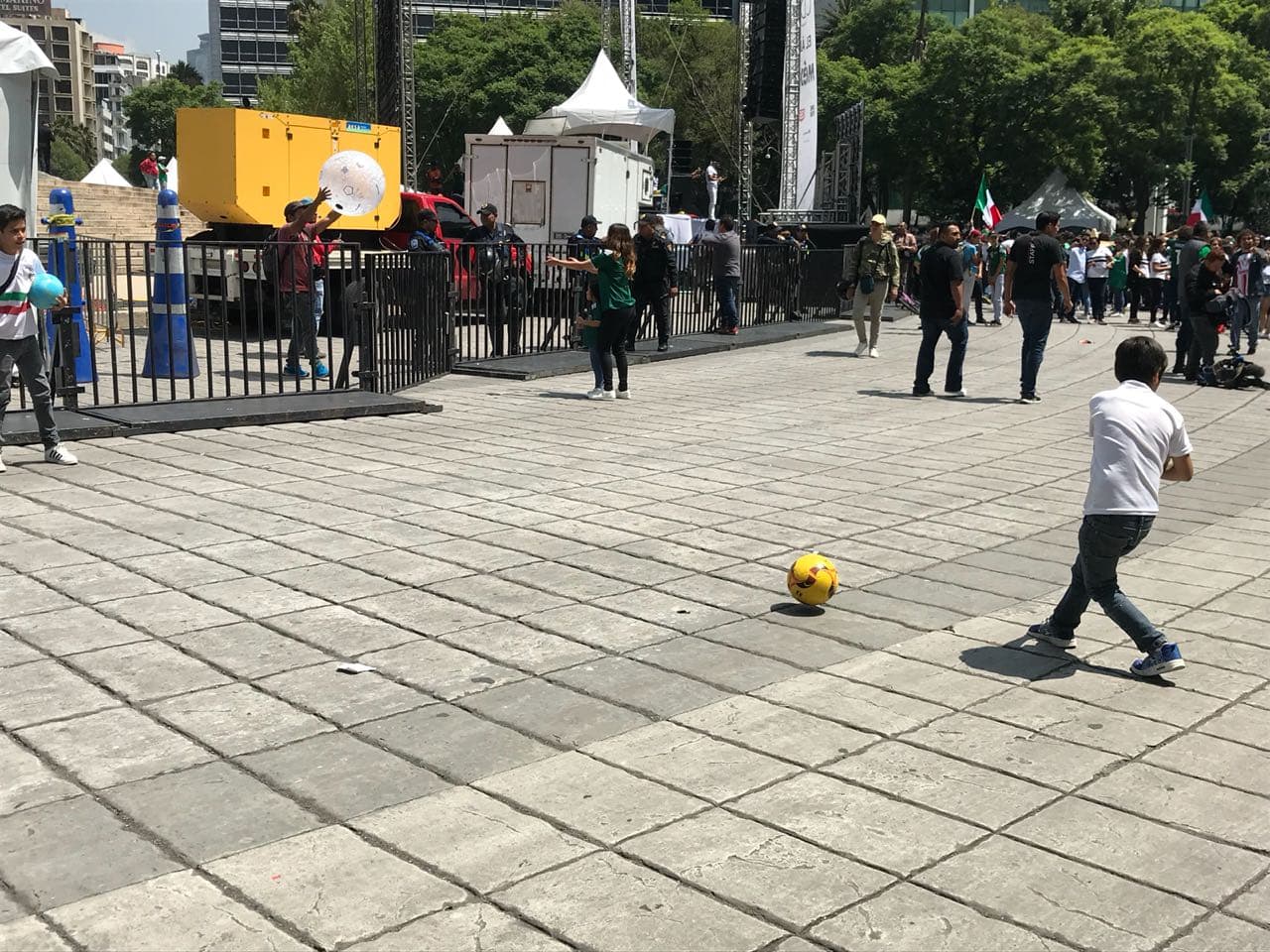 Algunos pequeños aprovecharon para emular a sus ídolos.