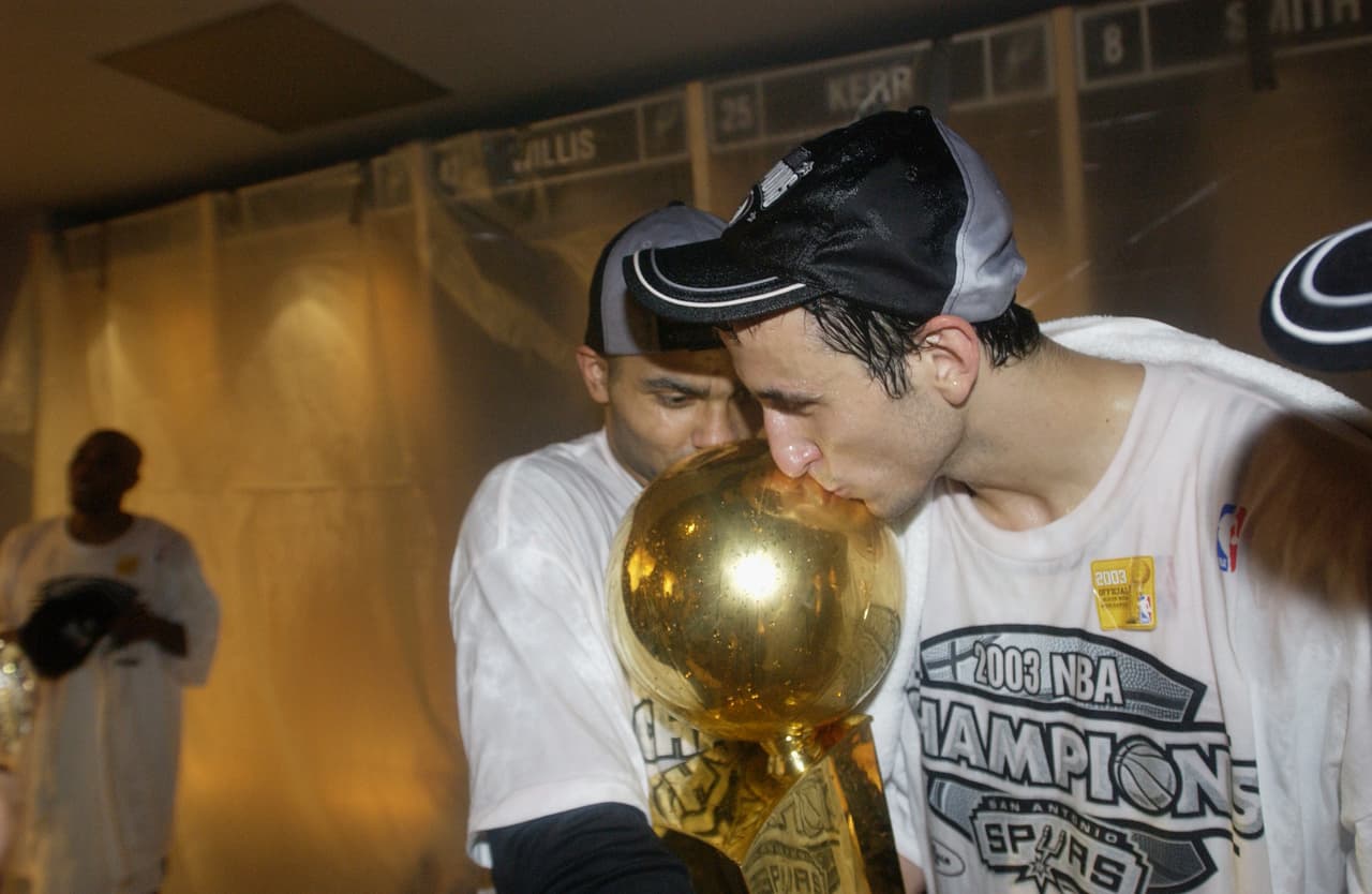 Ese mismo año, 2003, Ginóbili conquistó el primero de cuatro títulos que habría de ganar en la NBA. Los Spurs derrotaron 4-2 a los entonces New Jersey Nets para capturar el campeonato.
