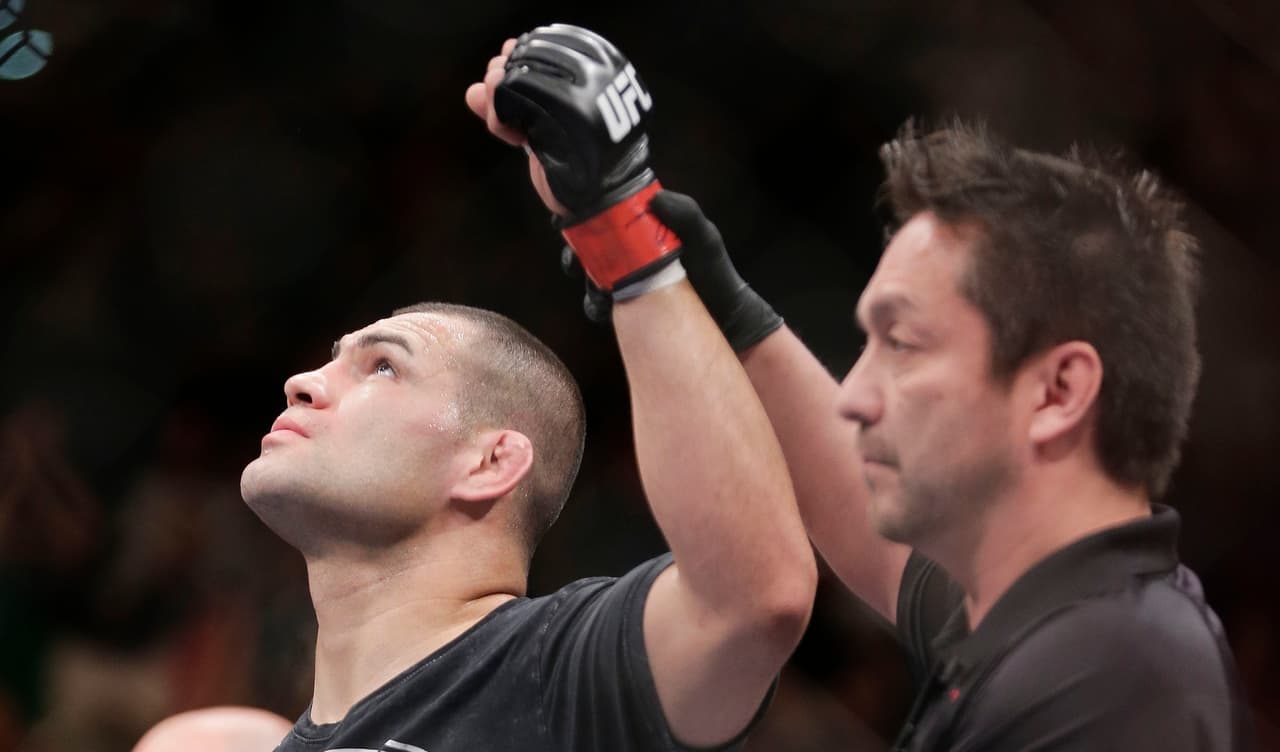 Caín Velásquez fue despedido de la WWE