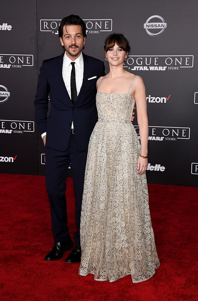 En alguna ocasión declaró que no le gusta la Navidad porque él cumple años el 29 de diciembre y su festejo pierde protagonismo.