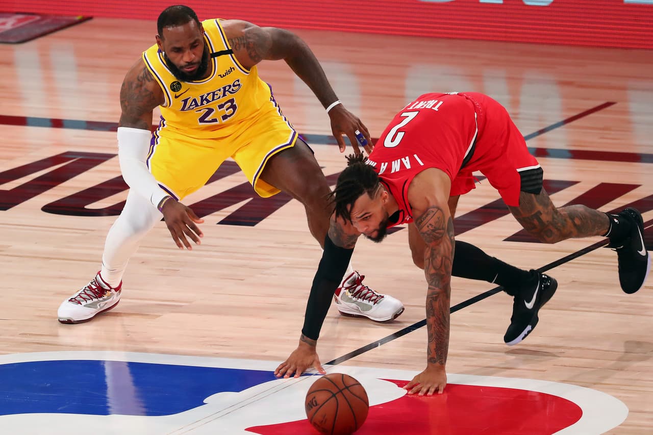 Los Angeles Lakers retoman su juego y vencen 88-111 a los Portland Trail Blazers y ponen la serie 1-1.