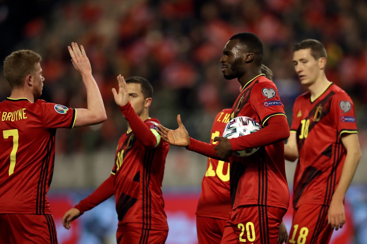 Con goles de Benteke (2), De Bruyne (2), Carrasco y Christoforou (autogol), Bélgica venció 6-1 a Chipre.