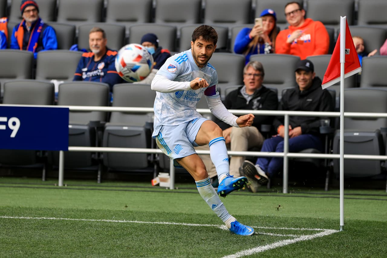 Carles Gil impulsó la victoria de New England Revolution ante FC Cincinnati, que mantiene al equipo de las afueras de Boston en la primera posición de la Conferencia Este.
<br>