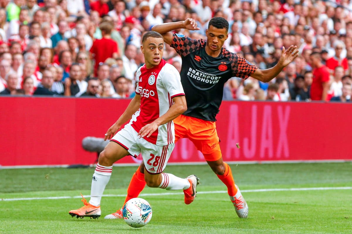 El mexicano Erick Gutiérrez ingresó al terreno de de juego para la parte complementaria.