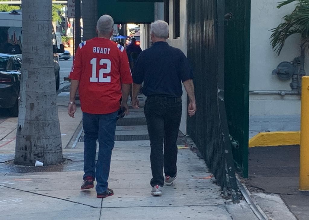 Así se vive el color en el Hard Rock Stadium de Florida previo al partido entre San Francisco 49ers y Kansas City Chiefs.