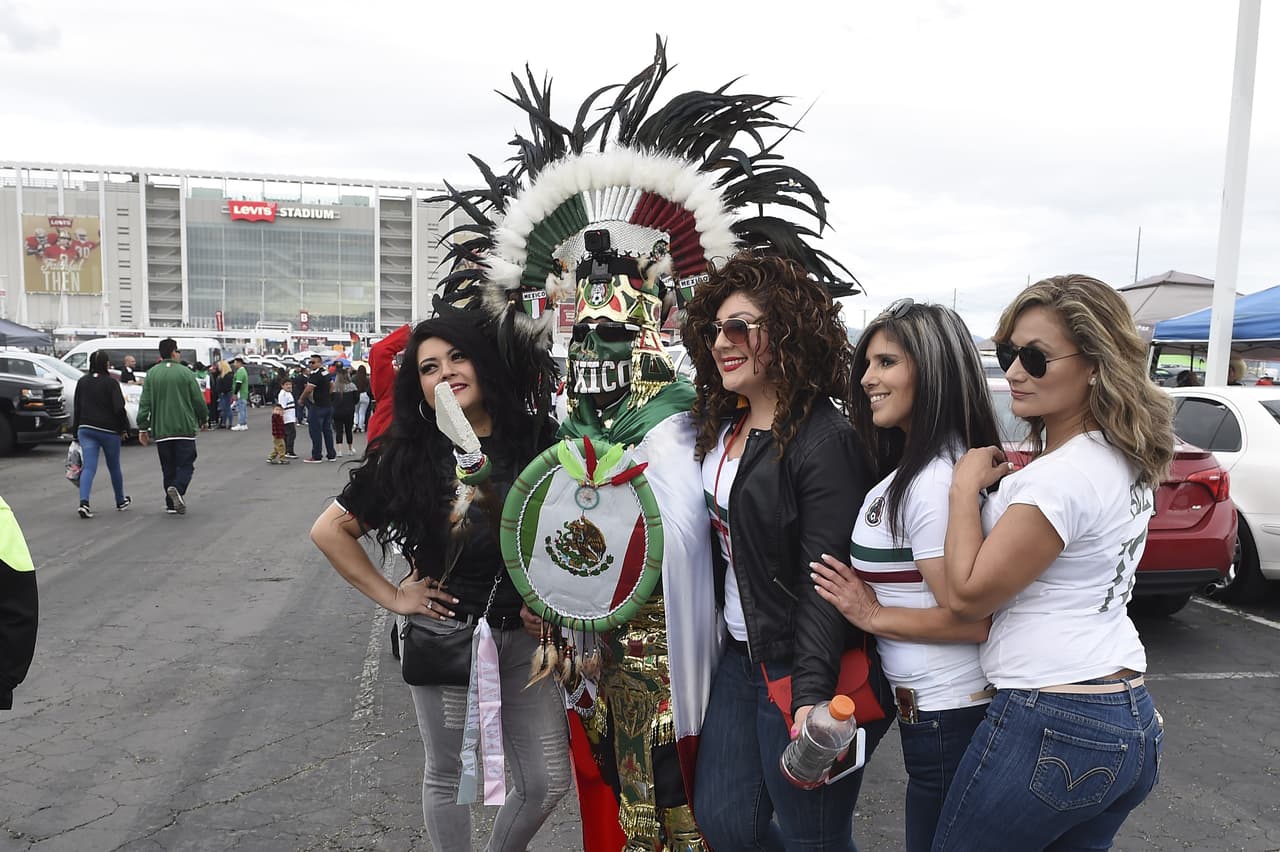 Así se vivió el color previo al partido amistosos internacional entre las selecciones de México y Paraguay en la casa de los San Francisco 49ers, el Levi's Stadium, en Santa Clara, California.