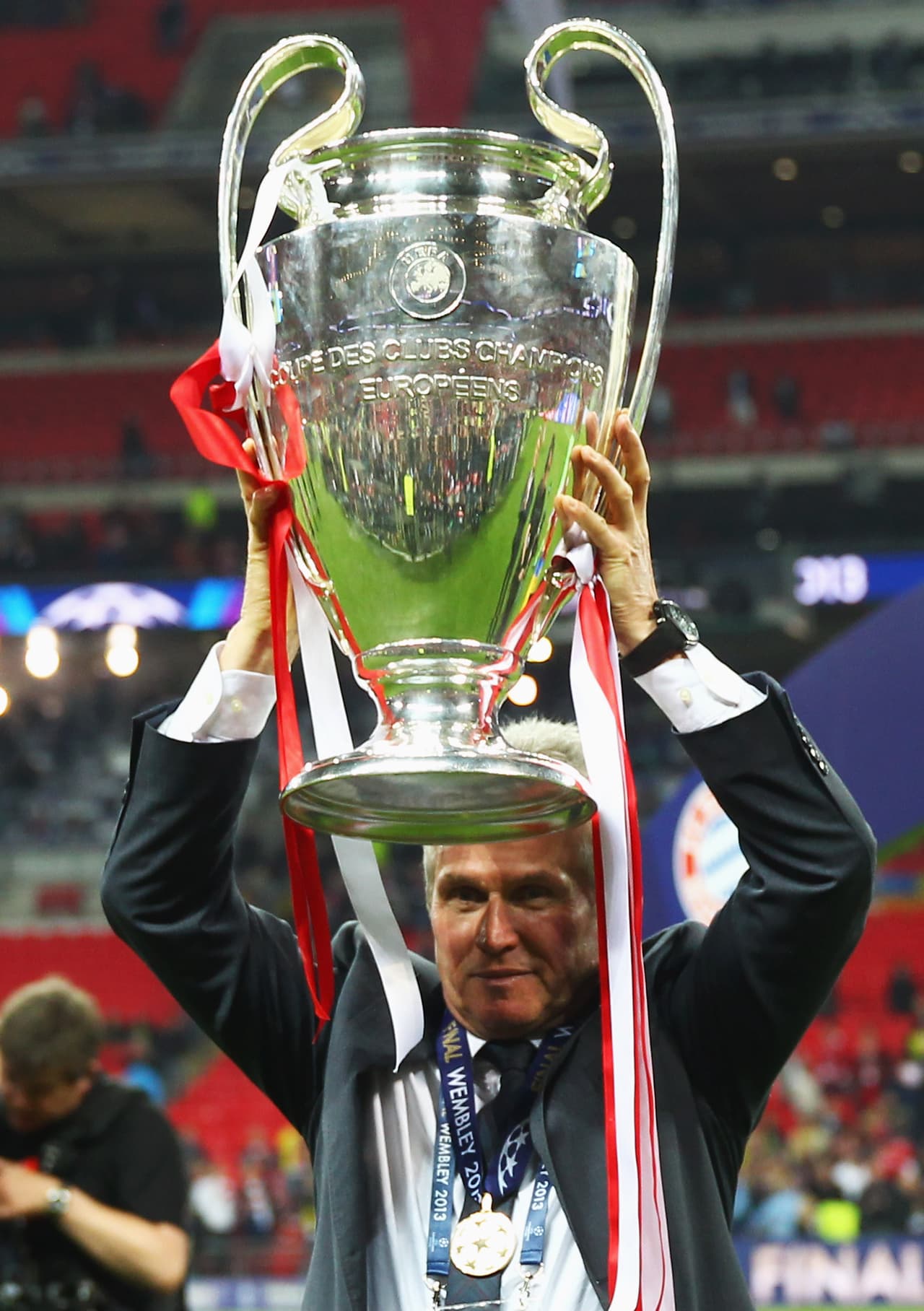 Ese fue el último logro de Jupp Heynckes al frente de Bayern pues para la siguiente temporada llegaría al banquillo Pep Guardiola.