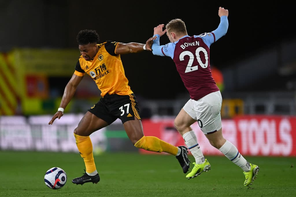 West Ham se impone al Wolverhampton 3-2 cerrando así la fecha 30 de la Premier League. Los Wolves estuvieron cerca de igualar el marcador, pero los goles de Leander Dendonker y Fabio Silva no fueron suficientes ante las anotaciones de Jesse Lingard, Pablo Fornals y Jarrod Bowen. El mexicano Raúl Jiménez aún sigue en recuperación.
