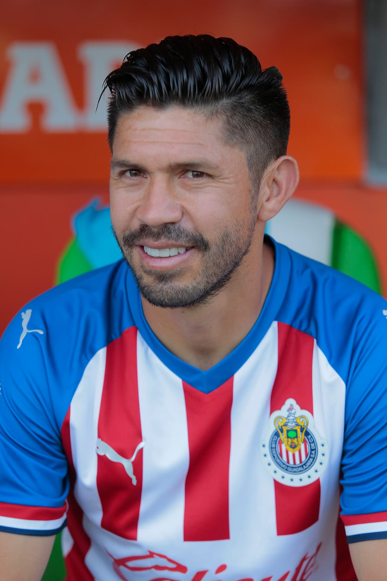 Oribe Peralta (Chivas). Oribe deja a los azulcrema para vestir la playera de las Chivas. Aunque sus números no han sido los mejores en su debut, el club y sus aficionados esperan el tan anhelado gol.
<br>