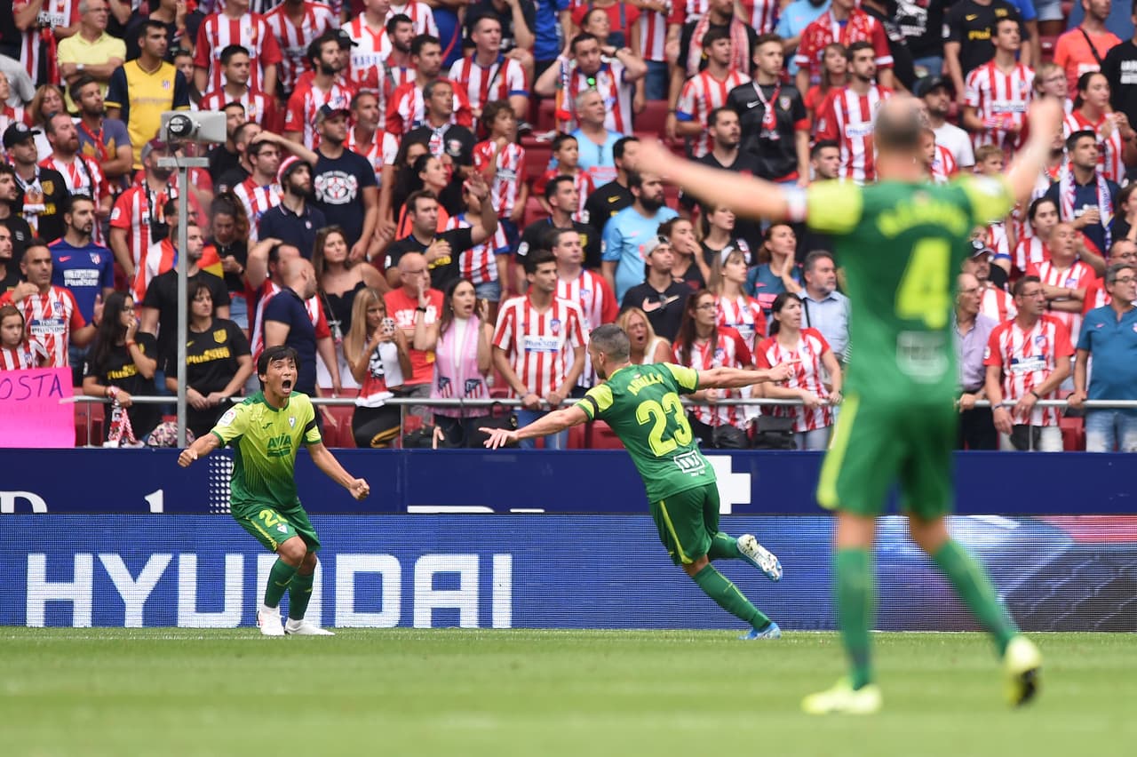 Gol de Anaitz Arbilla de SD Eibar. Sus compañeros celebran.