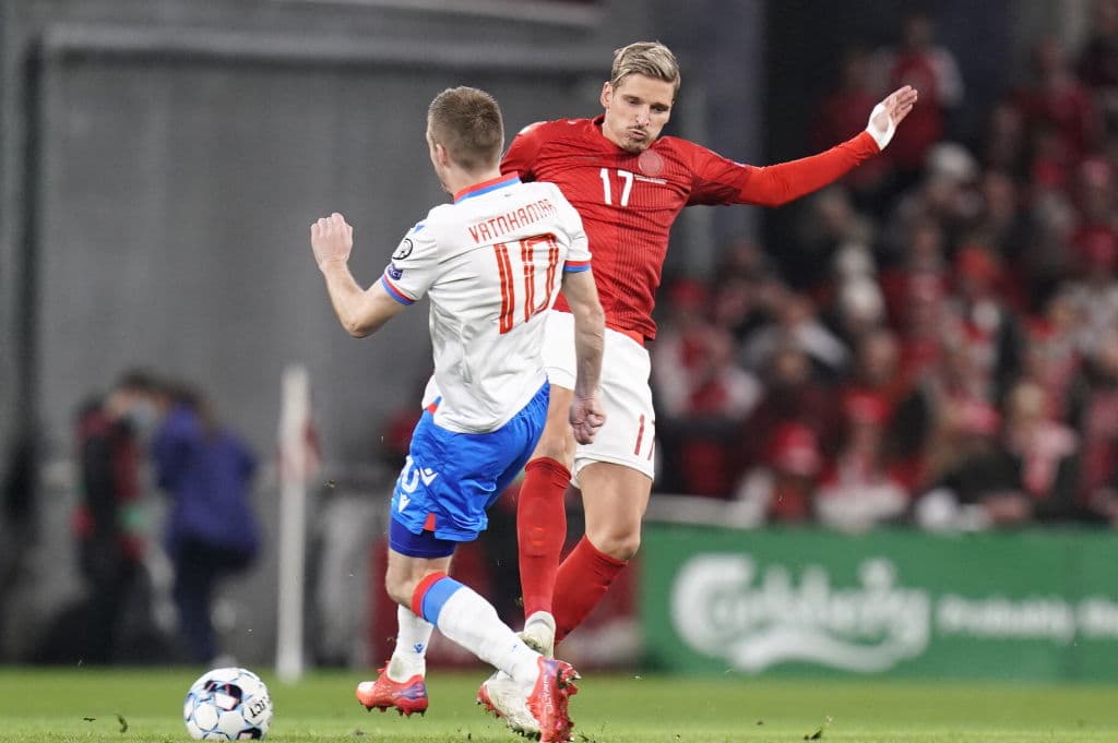 Escocia logró vencer 0-2 en su visita a Moldavia, Austria vence fácilmente a Israekl con un marcador de 4-2 y Dinamarca le pega fácilmente 3-1 a Isalas Feroe.