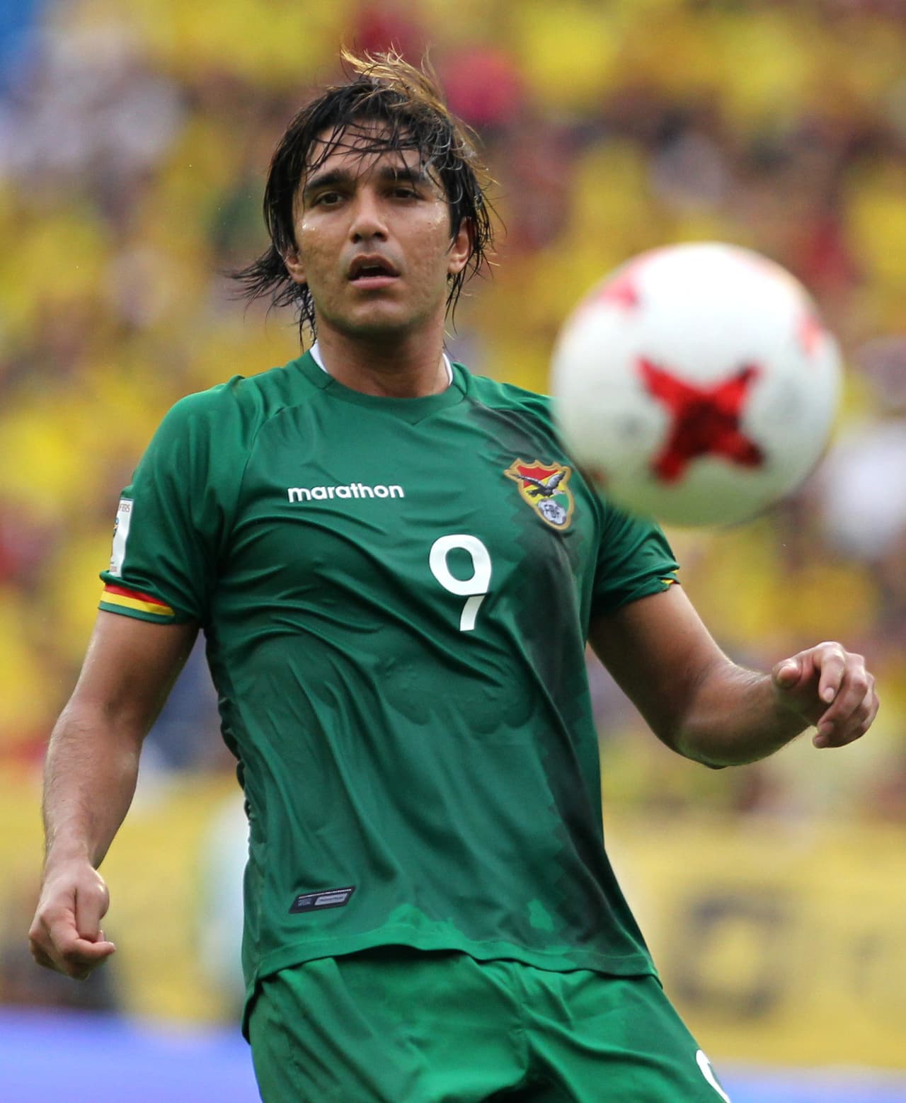 Marcelo Martins (Bolivia) no tuvo mayor participación en el partido. Casi que jugó solo en punta mientras sus compañeros aguantaban los embates del equipo colombiano.