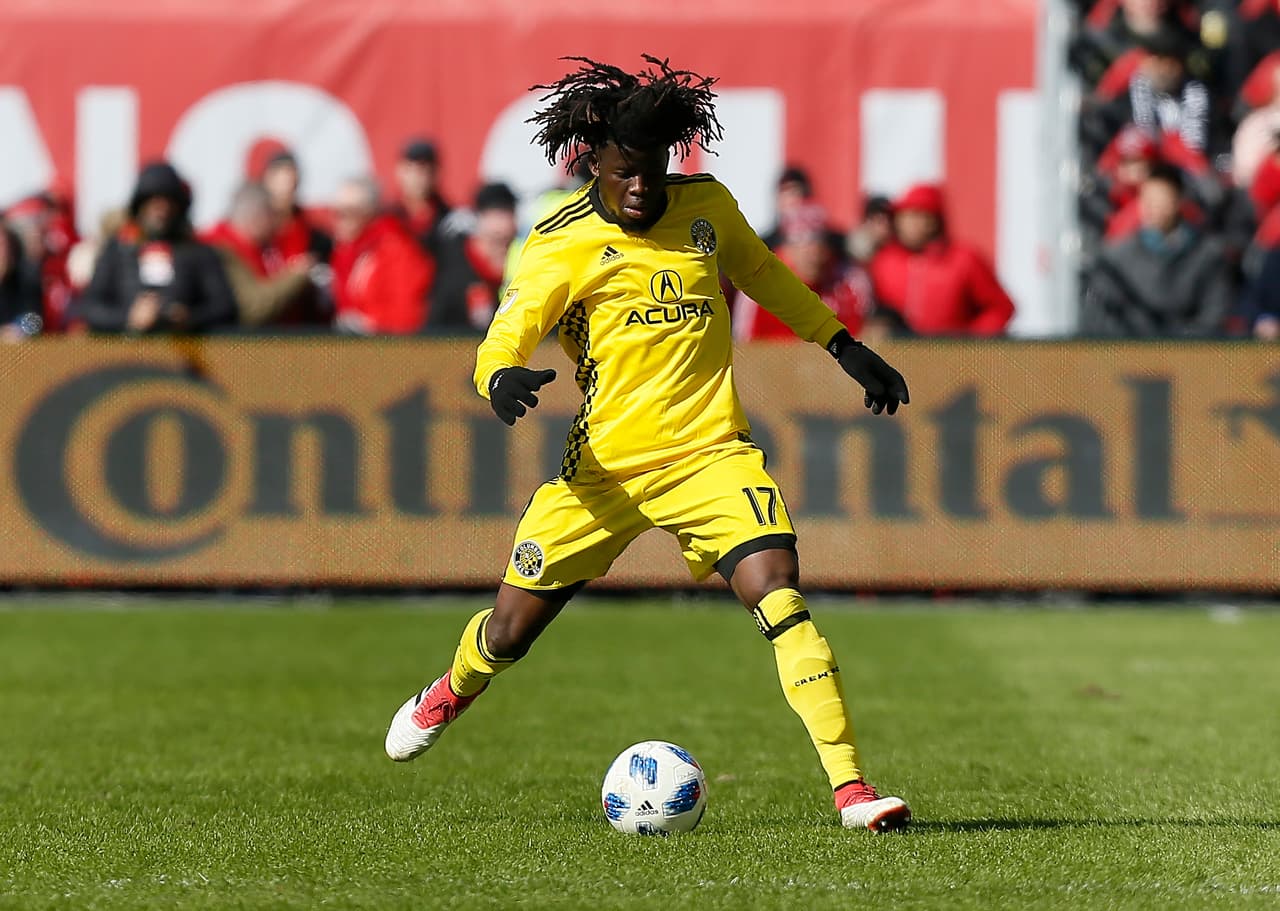 El triunfo de Columbus Crew en el BMO Field fue sentenciado por los atacantes del cuadro amarillo, pero fue construido por jugadores como Lalas Abubakar, que fueron imparables para Toronto FC por las bandas. (USA Today Images)
