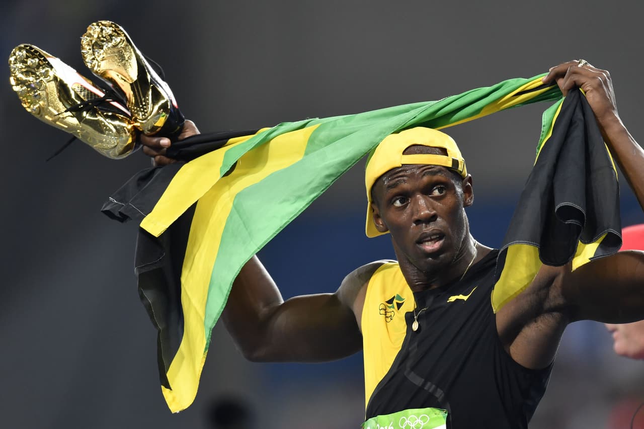 Pagaron 16 mil euros en una subasta por una zapatilla firmada por Usain Bolt